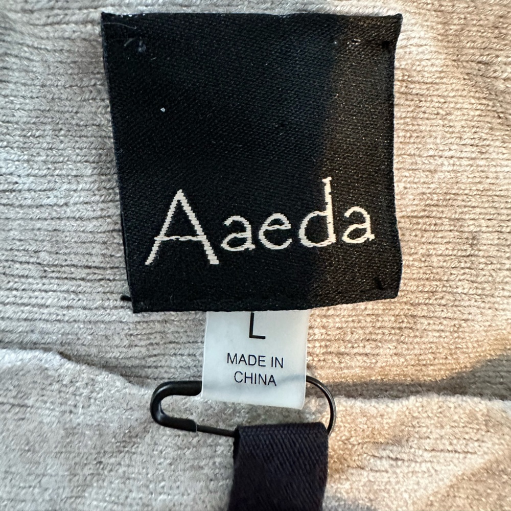 Floral Embroidered Gray Sweater - Picture 5 of 6